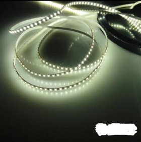 5mm Wide White Background Super Slim DC 12V Dimmable Flexible LED Strips SMD3014-600 120 LEDs/Mtr
